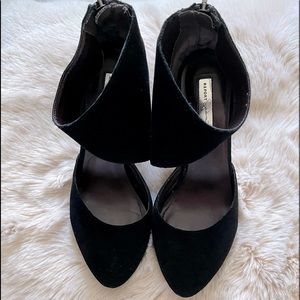 Report Signature Suede Heels